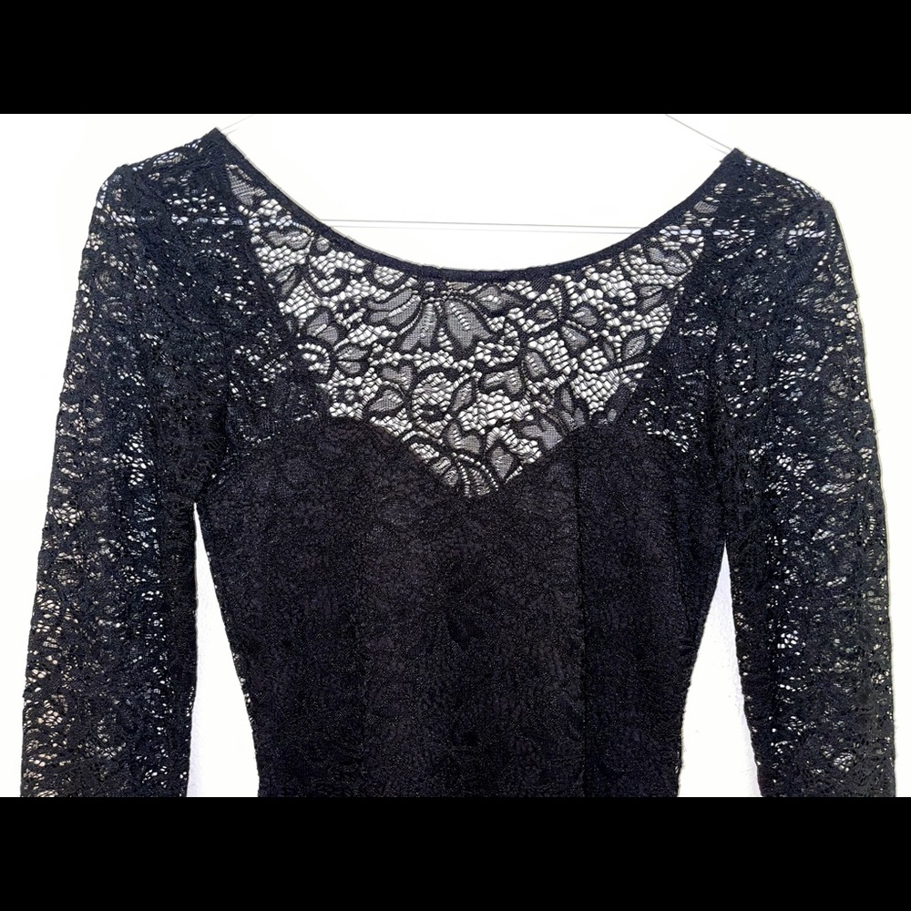 Sexy lace form fitting calf-length dress